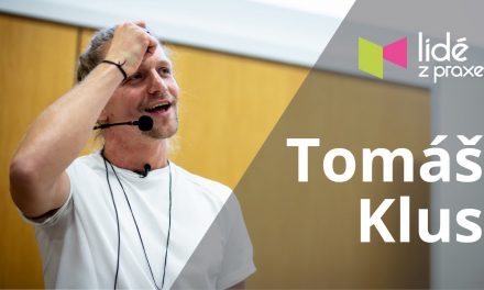 Tomáš Klus – Je čas začít spolu mluvit | LIDÉ Z PRAXE (video)